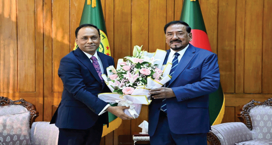 ভারপ্রাপ্ত রাষ্ট্রপতি হলেন হাফিজ উদ্দিন আহমদ