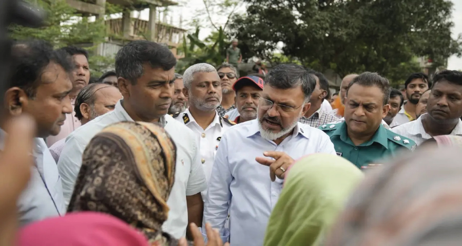 ডিএনসিসি প্রশাসক, স্থানীয় এমপির উপর গার্মেন্টস কর্মীদের হামলার অভিযোগ