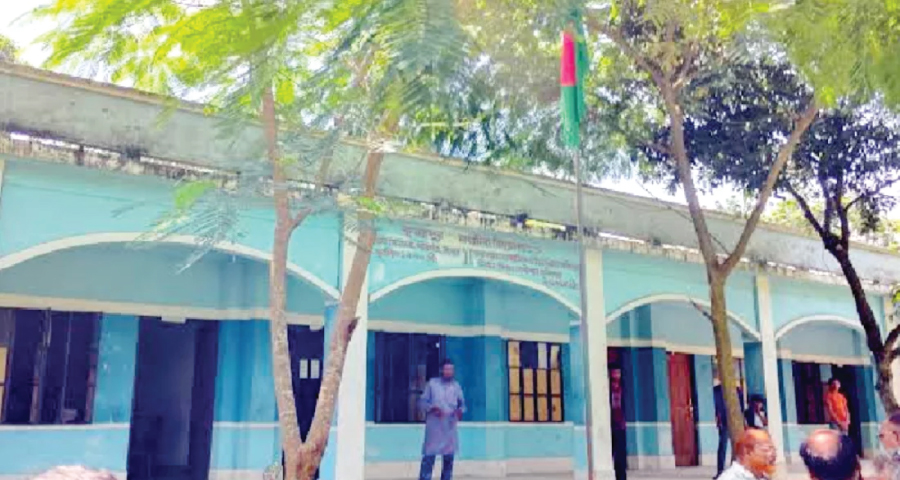 শতভাগ ফেলের দায় সিসি ক্যামেরার ওপর চাপালেন শিক্ষক
