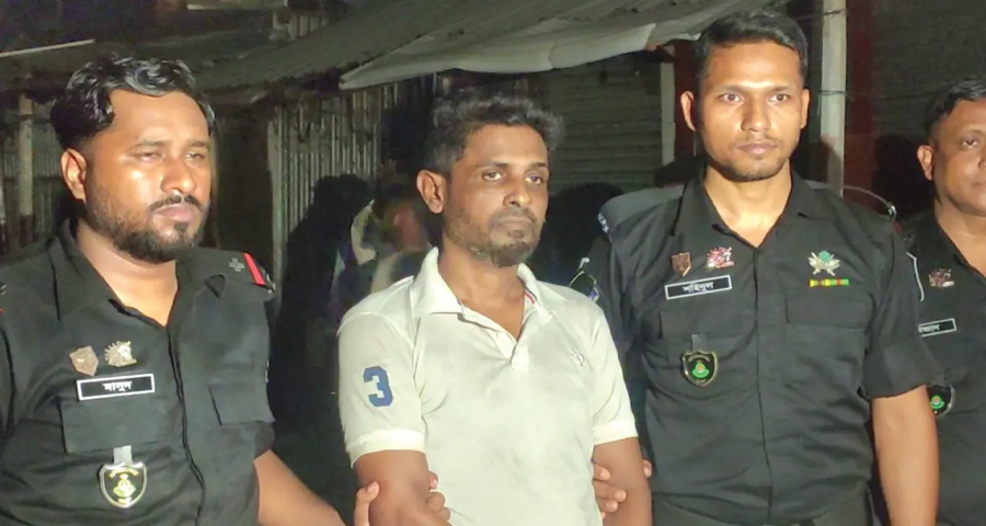 ময়মনসিংহে বাসে যাত্রী জিম্মি করে ১ লাখ ৩০ হাজার টাকা মুক্তিপণ, মূলহোতা আটক