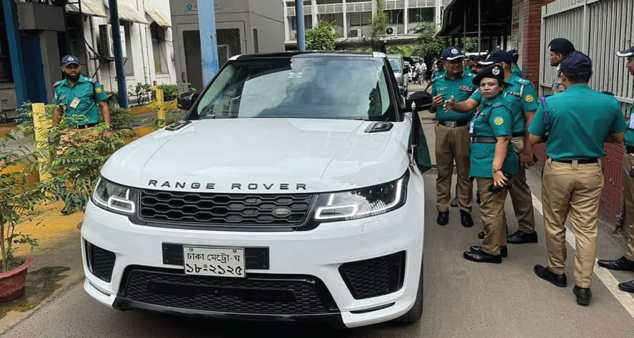 উল্টো পথে মন্ত্রীর গাড়ি, দুই মামলা দিল পুলিশ