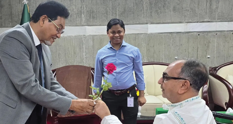 চিফ হুইপের সঙ্গে মির্জা আব্বাসের সাক্ষাৎ