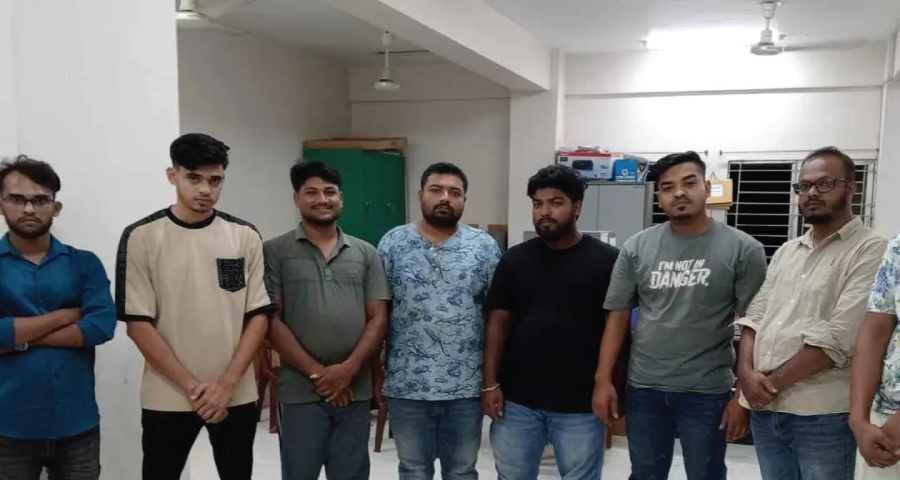 উত্তরখানে নিষিদ্ধ যুবলীগের গোপন বৈঠক, গ্রেপ্তার ৮