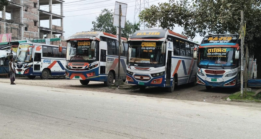 জামালপুর-ঢাকা রুটে বাস চলাচল বন্ধ, চরম ভোগান্তিতে সাধারণ যাত্রীরা