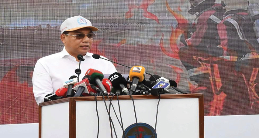 বিমানবন্দরে লাগেজ পেতে দেরির অভিযোগ এখন ‘ট্রেন্ড’ হয়ে গেছে: বিমানমন্ত্রী
