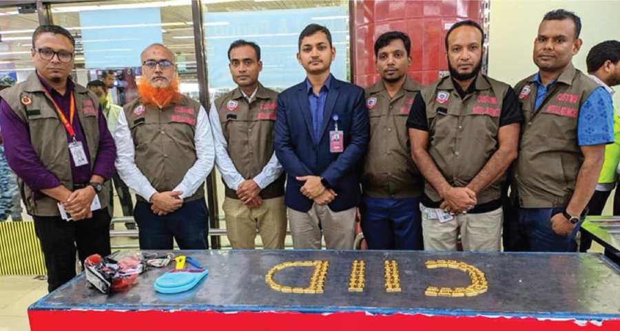 শাহজালালে জুতার ভেতর সাড়ে ৯ কেজি স্বর্ণ, আটক দুই বিমানকর্মীর পরিচয় প্রকাশ
