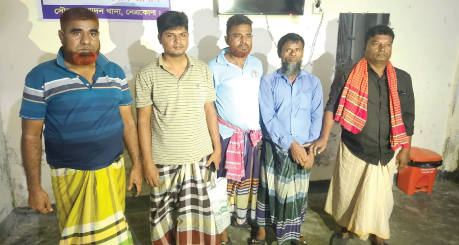কৃষকের ছদ্মবেশে হাওরে পুলিশের অভিযান, হত্যা মামলার প্রধান আসামি গ্রেপ্তার