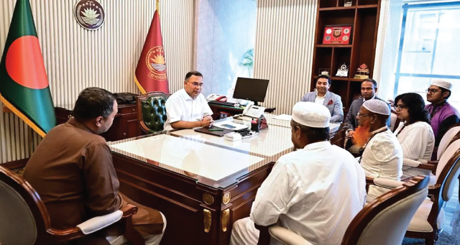 প্রধানমন্ত্রীর সঙ্গে তিন অনুপ্রেরণাদায়ী ব্যক্তির সাক্ষাৎ