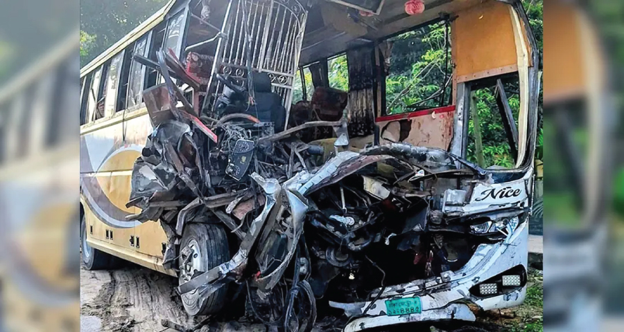 নাটোরে বাস-ট্রাক সংঘর্ষে নিহত ১৪, আহত অন্তত ৩০
