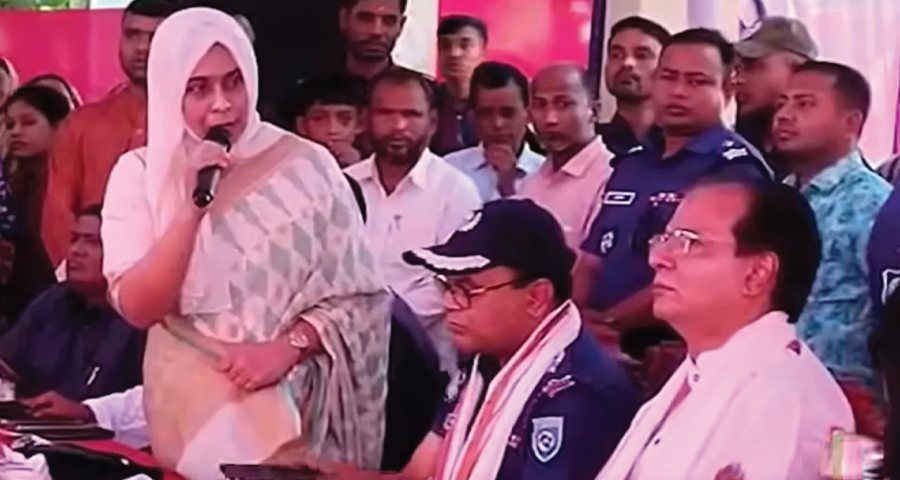 দেড় মিনিটের বক্তব্যে মন্ত্রীকে ২৫ বার ‘স্যার’ সম্বোধন ইউএনওর