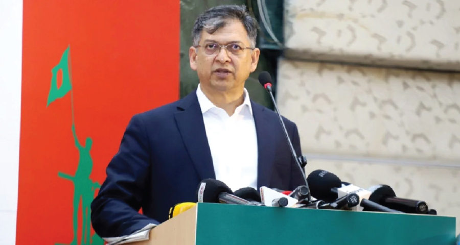 ডিসেম্বরে শেখ হাসিনার ফেরার গুঞ্জন, যা বললেন স্বরাষ্ট্রমন্ত্রী