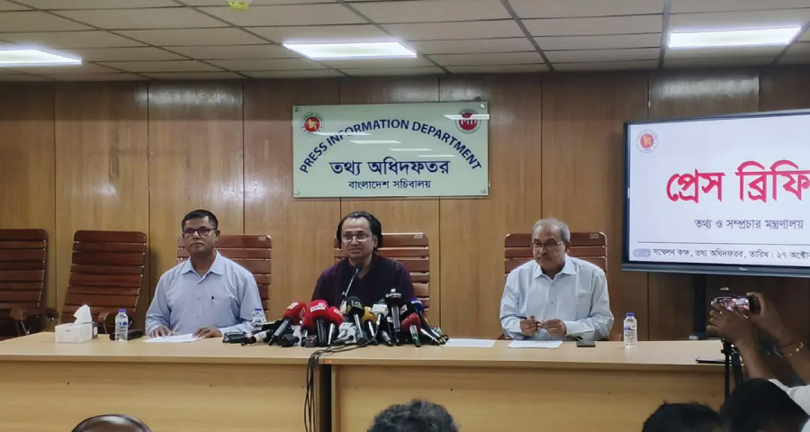 প্রধানমন্ত্রী দেশে ফিরলে আইজিপির বিষয়ে সিদ্ধান্ত: তথ্য উপদেষ্টা