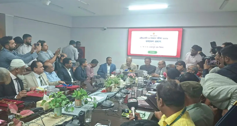 এইচএসসিতে পাসের হার ৫২.১২ শতাংশ