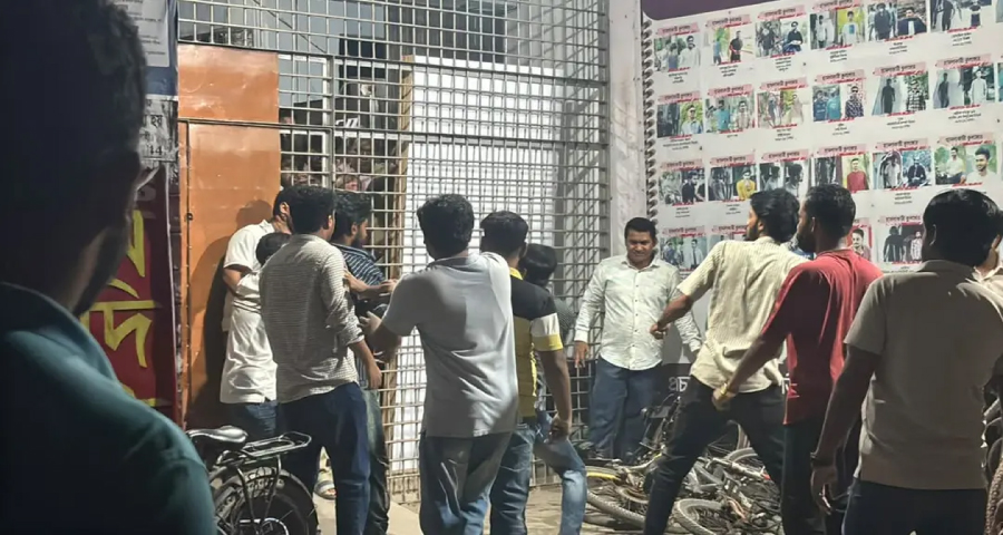 রাবিতে ছাত্রদল নেতাকর্মীদের হামলায় গুরুতর আহত ৪ সাংবাদিক